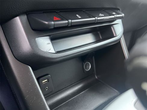 Used 2018 Chevrolet Colorado LT image 19