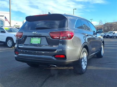 Used 2019 Kia Sorento LX w/ LX Convenience Package image 3