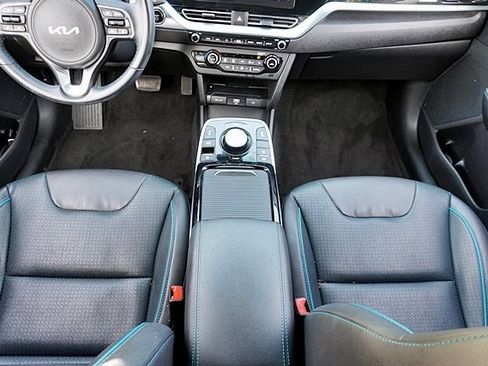 Used 2022 Kia Niro EX Premium image 22