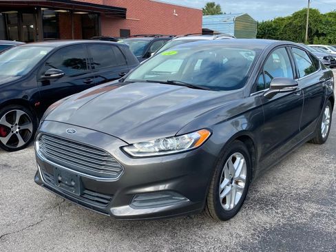 Used 2014 Ford Fusion SE image 4