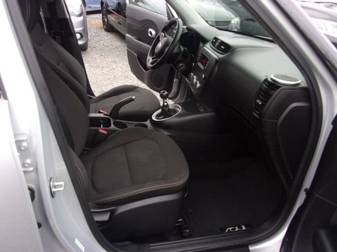 Used 2015 Kia Soul Base 4dr Crossover 6M image 14