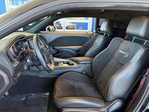 Used 2022 Dodge Challenger SRT Hellcat RWD image 11