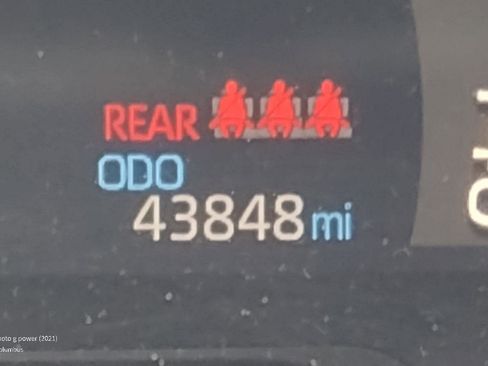 Used 2024 Toyota RAV4 XLE image 26