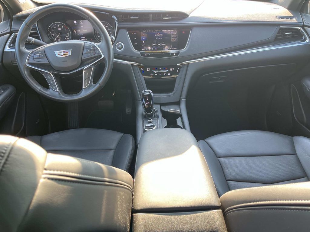 Certified 2023 Cadillac XT5 Premium Luxury w/ Technology Package FWD image 13