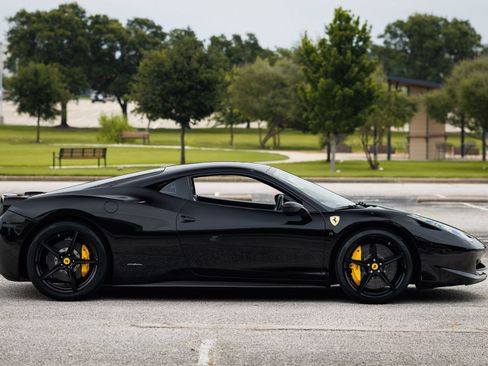 Used 2012 Ferrari 458 Italia Coupe RWD image 37