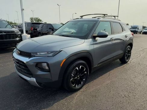 Used 2022 Chevrolet TrailBlazer LT w/ Convenience Package FWD image 4