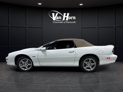 Used 2000 Chevrolet Camaro Z28 w/ SS Performance/Appearance Pkg RWD image 8
