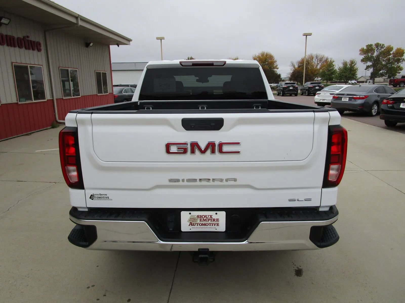 Used 2024 GMC Sierra 1500 SLE AWD/4WD image 6
