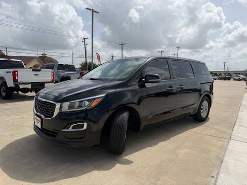 Used 2021 Kia Sedona LX FWD image 3