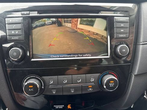 Used 2020 Nissan Rogue S AWD/4WD image 26