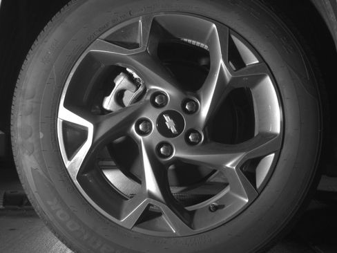 Used 2025 Chevrolet Trax LT FWD image 15