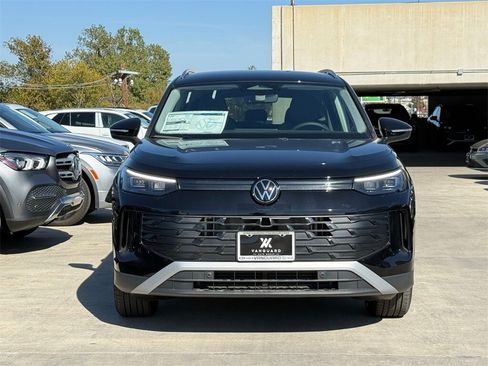 New 2026 Volkswagen Tiguan SE image 7