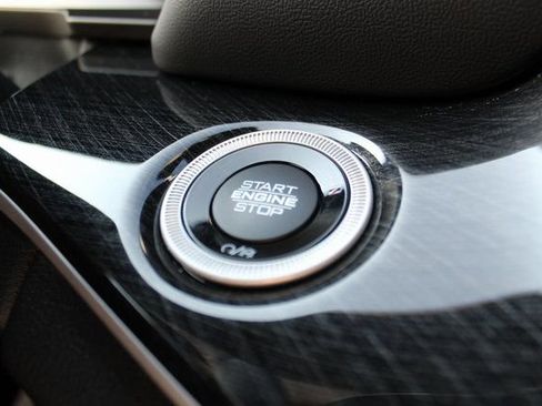 Used 2022 Jeep Grand Cherokee Trailhawk w/ Luxury Tech Group III image 23