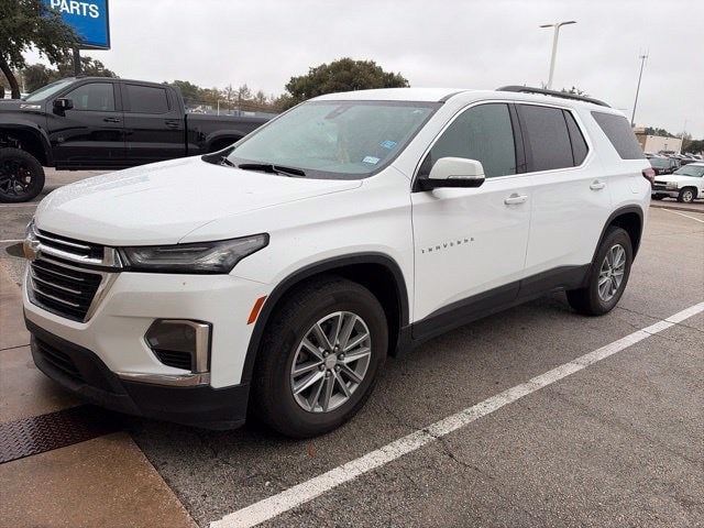 Used 2023 Chevrolet Traverse LT FWD image 2