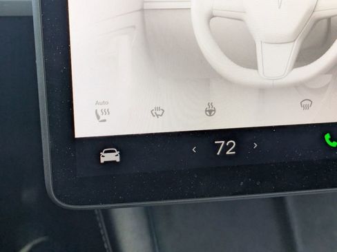 Used 2025 Tesla Model Y Long Range image 28