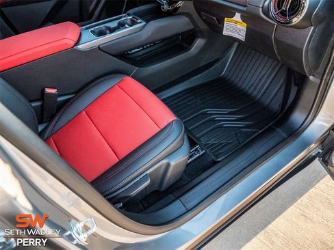 New 2025 Chevrolet Equinox EV RS w/ LPO, Illumination Package image 14