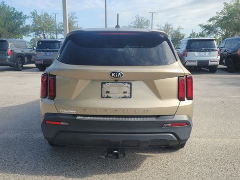 Used 2021 Kia Sorento LX FWD image 6