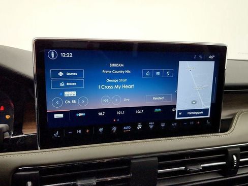 Used 2025 Lincoln Corsair Reserve AWD/4WD image 17