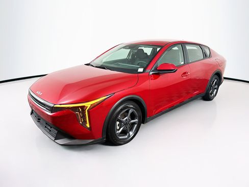 Used 2025 Kia K4 LXS image 3
