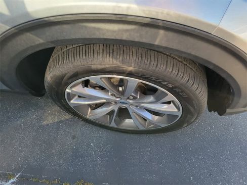 Used 2025 Ford Explorer Platinum w/ Ultimate Package image 10