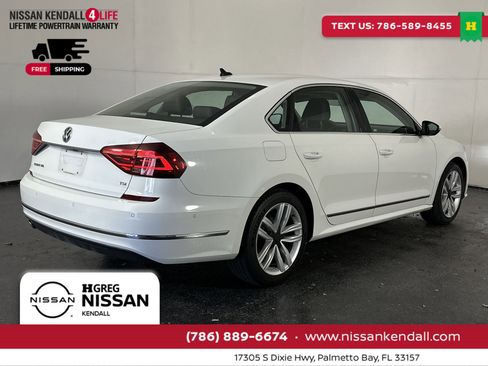 Used 2017 Volkswagen Passat 1.8T SEL Premium image 11