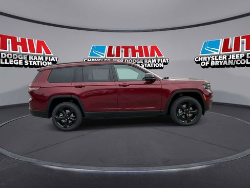 New 2025 Jeep Grand Cherokee L Limited w/ Black Appearance Package image 9