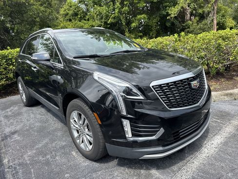 Used 2020 Cadillac XT5 Premium Luxury FWD image 3