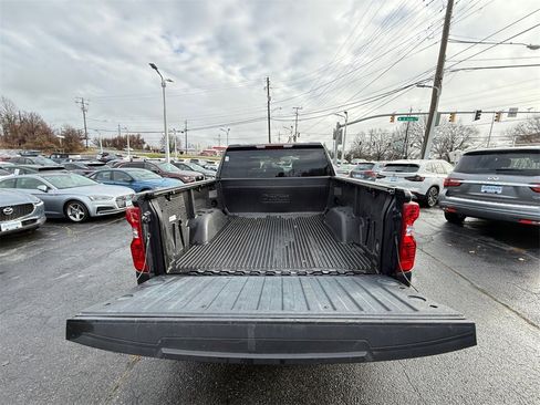 Used 2024 Chevrolet Silverado 1500 LT image 25