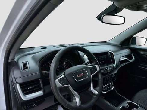 Used 2024 GMC Terrain SLE w/ Driver Convenience Package FWD image 11