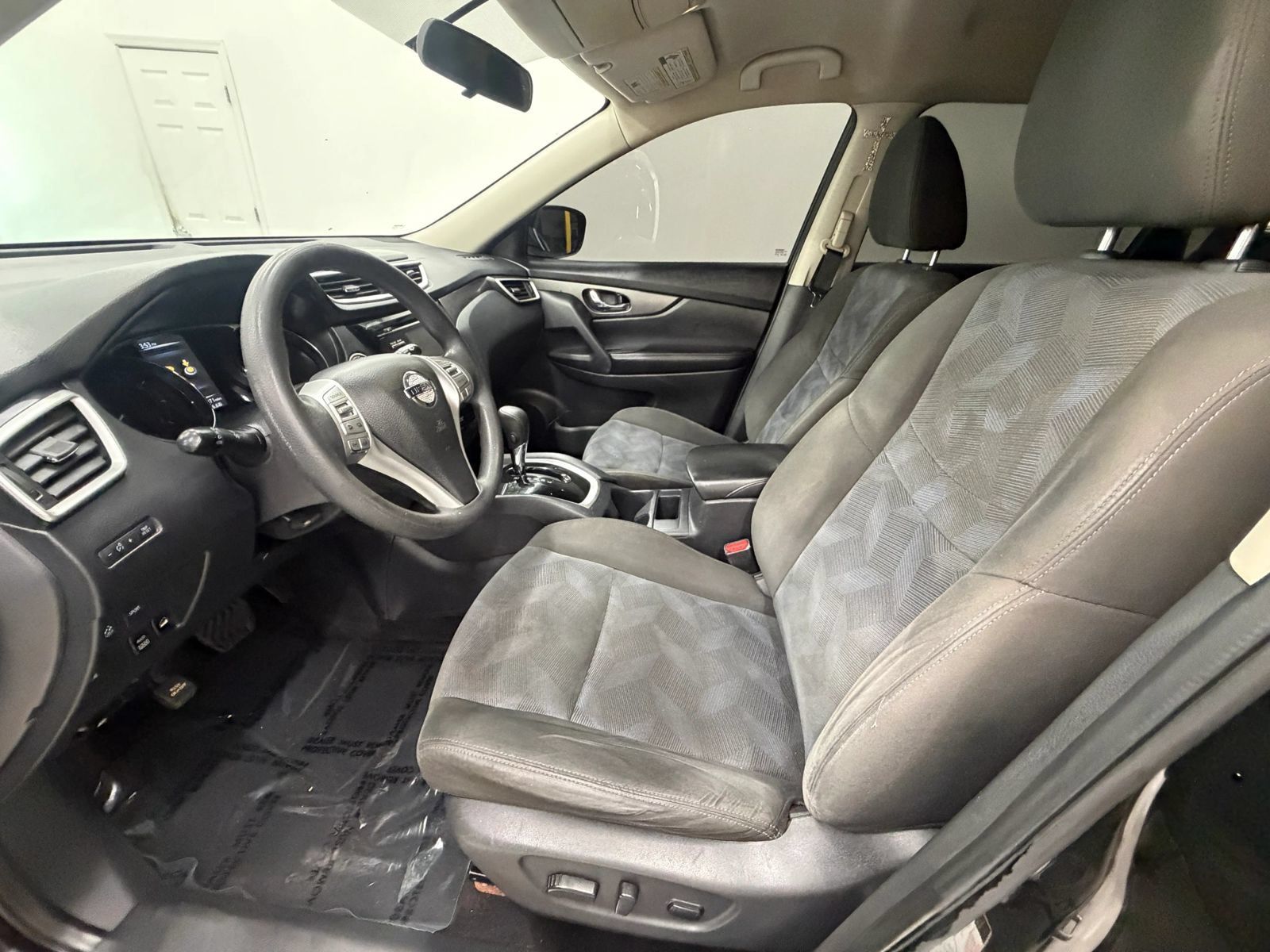 Used 2016 Nissan Rogue SV AWD/4WD image 14