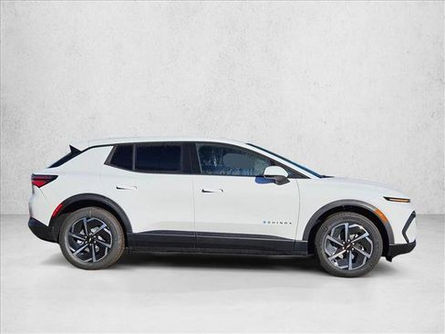 New 2026 Chevrolet Equinox EV LT image 5