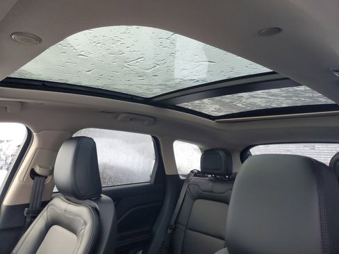 New 2026 Lincoln Corsair Premiere image 11