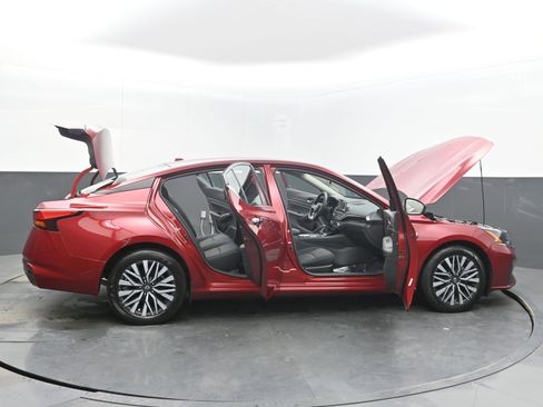 Used 2024 Nissan Altima 2.5 SV image 43