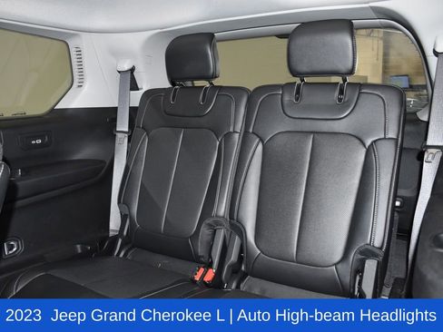 Used 2023 Jeep Grand Cherokee L Limited w/ Luxury Tech Group II AWD/4WD image 29