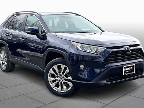 Certified 2021 Toyota RAV4 XLE Premium image 3