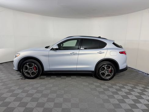 Used 2023 Alfa Romeo Stelvio Sprint RWD image 2