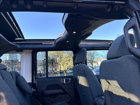 Used 2025 Jeep Wrangler Unlimited Sahara w/ Safety Group image 14