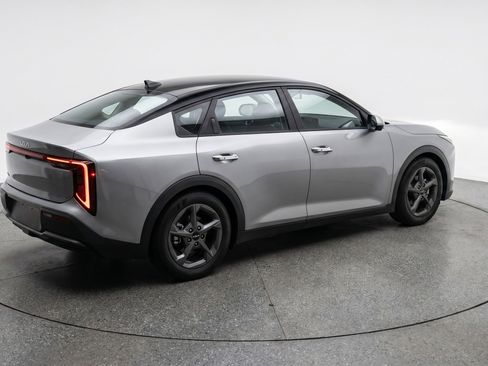 Used 2025 Kia K4 FWD image 9
