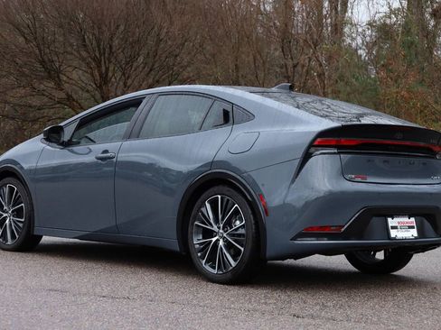 Used 2024 Toyota Prius Limited image 5