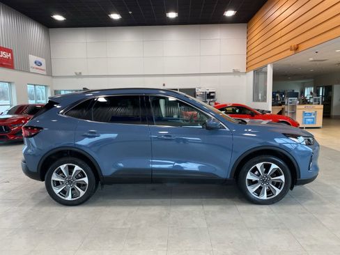 Used 2023 Ford Escape Platinum image 6