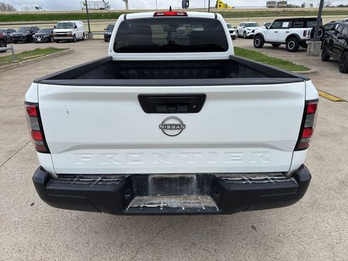 Used 2024 Nissan Frontier S w/ S Utility Package image 9