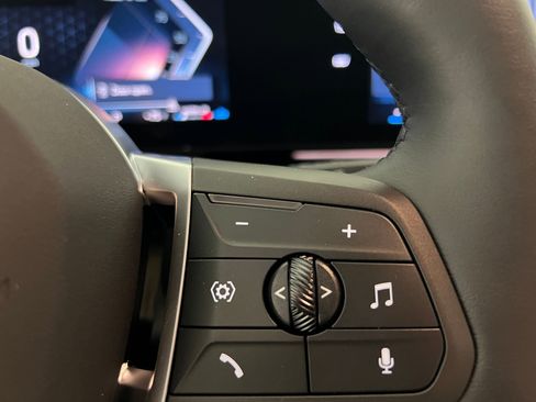 Used 2025 BMW X2 xDrive28i w/ Premium Package image 25