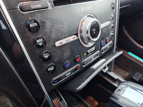 Used 2018 Ford Explorer Platinum image 10