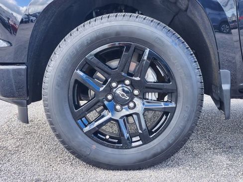 Used 2023 Chevrolet Silverado 1500 Custom AWD/4WD image 10