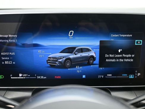 Used 2024 Mercedes-Benz GLC 300 4MATIC image 15