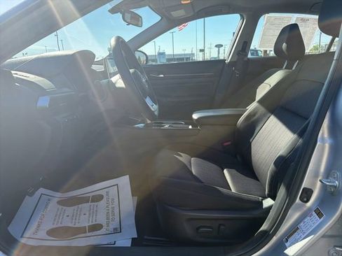 Used 2024 Nissan Altima 2.5 SV image 15