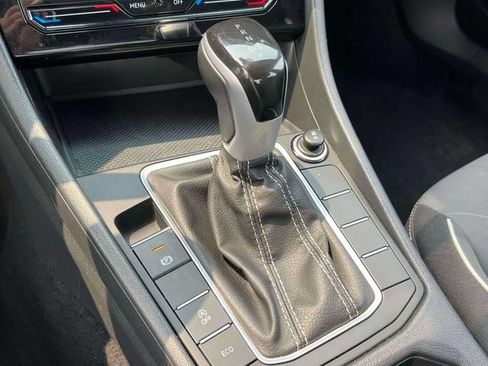 Used 2025 Volkswagen Jetta Sport FWD image 37