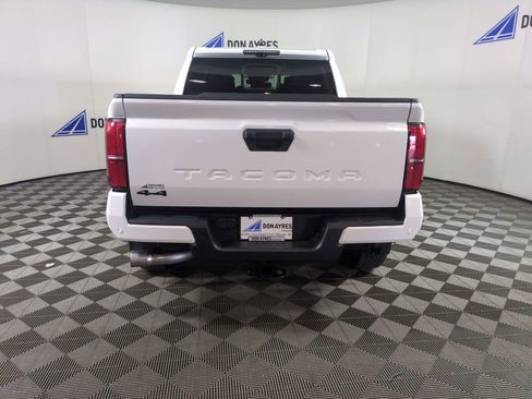 Used 2024 Toyota Tacoma TRD Off-Road w/ TRD Off Road Premium Package AWD/4WD image 4