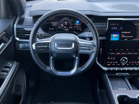 Used 2025 GMC Acadia Denali image 16