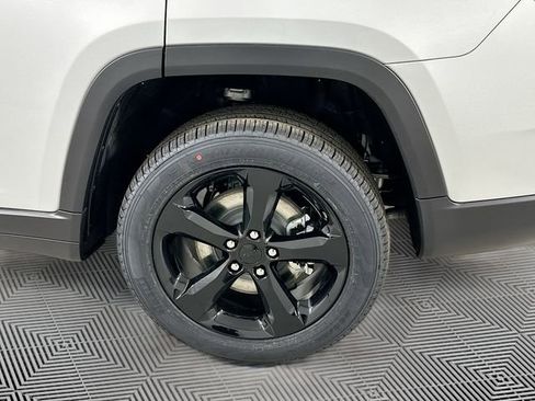 New 2025 Jeep Grand Cherokee L Limited w/ Luxury Tech Group II image 16